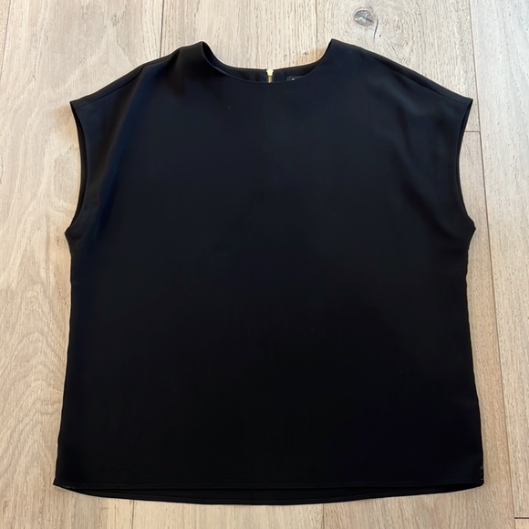 Express Zip Back Boxy Blouse in Size Medium - Picture 2 of 8